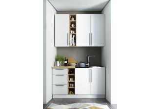 Sfeerimpressie kleine keuken van 140cm breed. Witte look