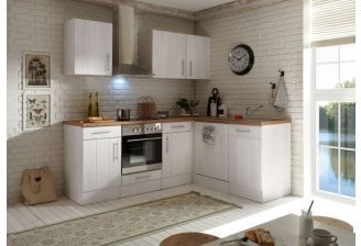 White-wash hoekkeuken in landelijke woning